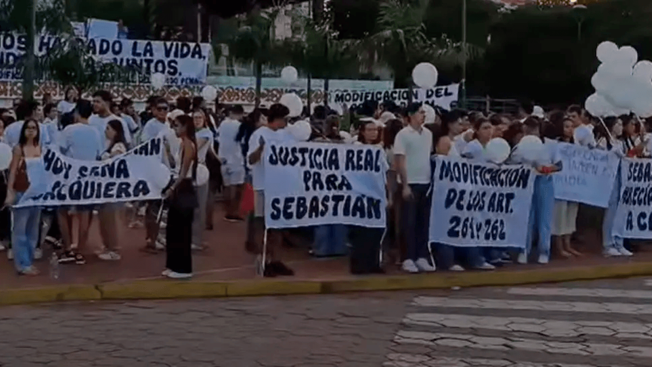 Caso Sebastián Vespa: marcha exige cambios en el sistema de transporte público en Santa Cruz