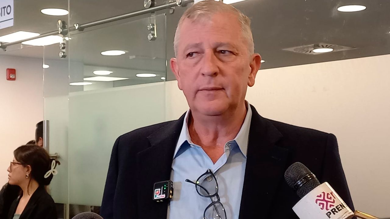 Senador advierte cálculo político en demora del Presupuesto General del Estado