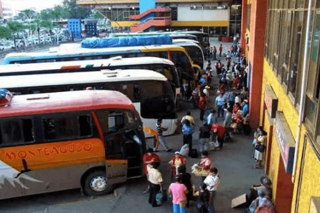 Bloquean ingreso a la terminal Bimodal de Santa Cruz