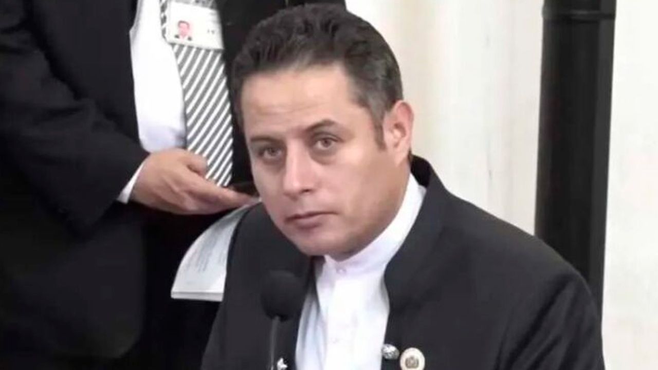 Lara pide informe a YPFB por combustible de mala calidad