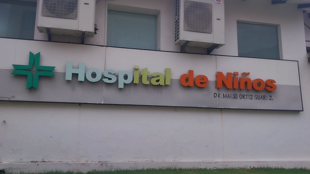 Niño quemado de 4 años resistió a su cirugía, le amputaron los dedos de sus manos y pies