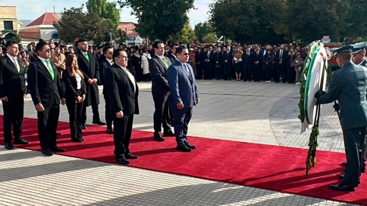 Fiscal General rinde homenaje a Oruro en su gesta libertaria