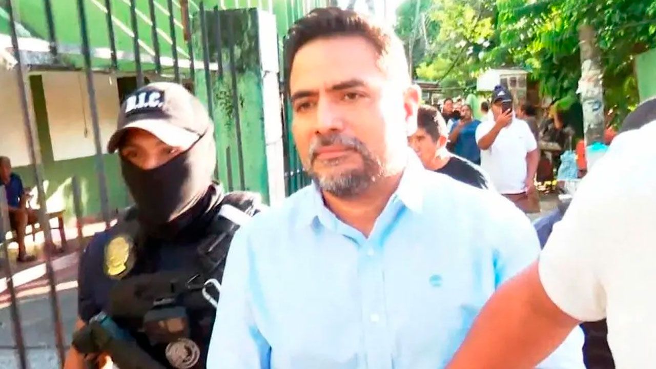 Reactivan investigación contra pastor por presunto estupro en santa cruz