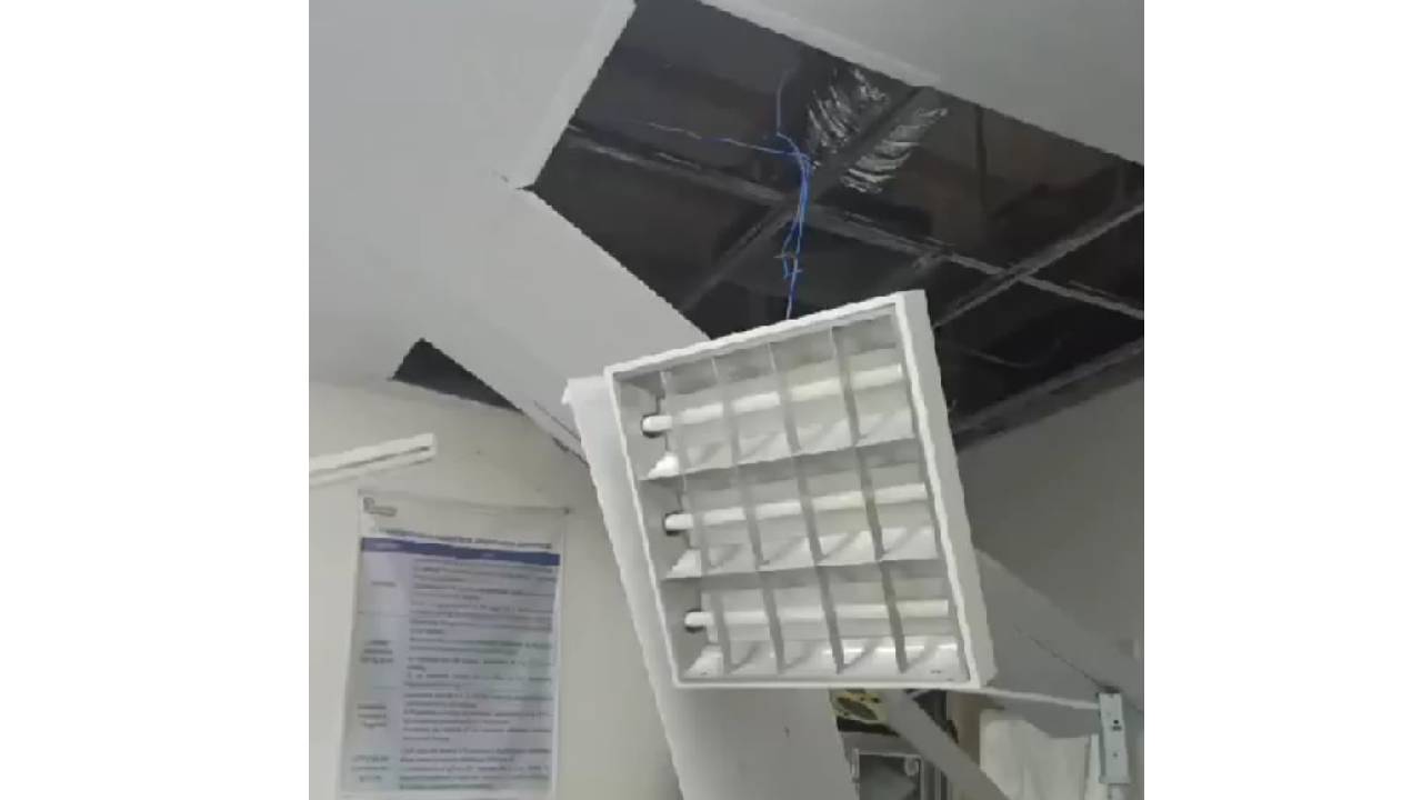 Cae el techo de la sala de parto del Hospital Municipal "Los Pocitos ".