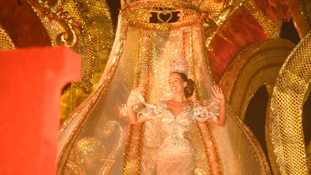 Camila I y los Testarudos deslumbran en su paso triunfal por el Cambódromo