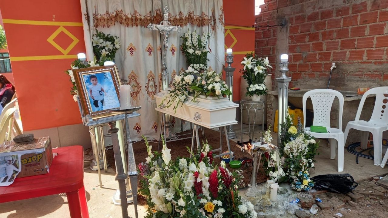 Adiós al Pequeño Héroe: Velan los restos del niño de 4 años en su domicilio 