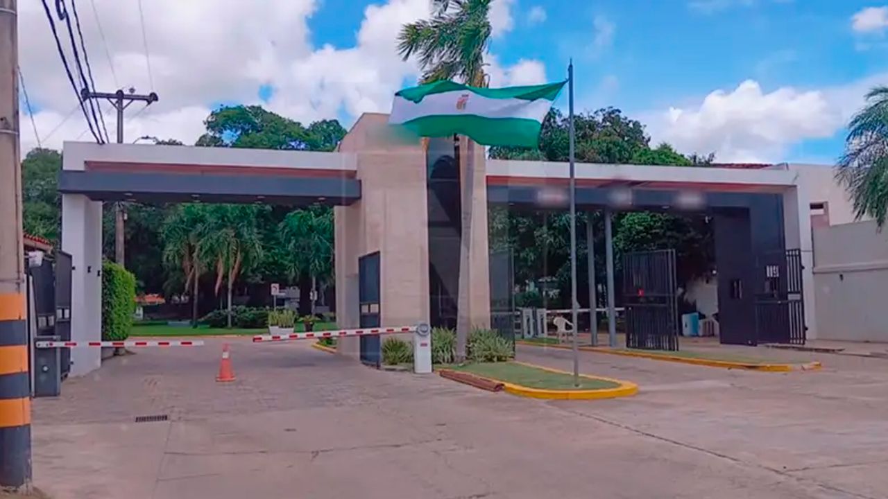 Allanan vivienda de exgerente de YPFB en Santa Cruz