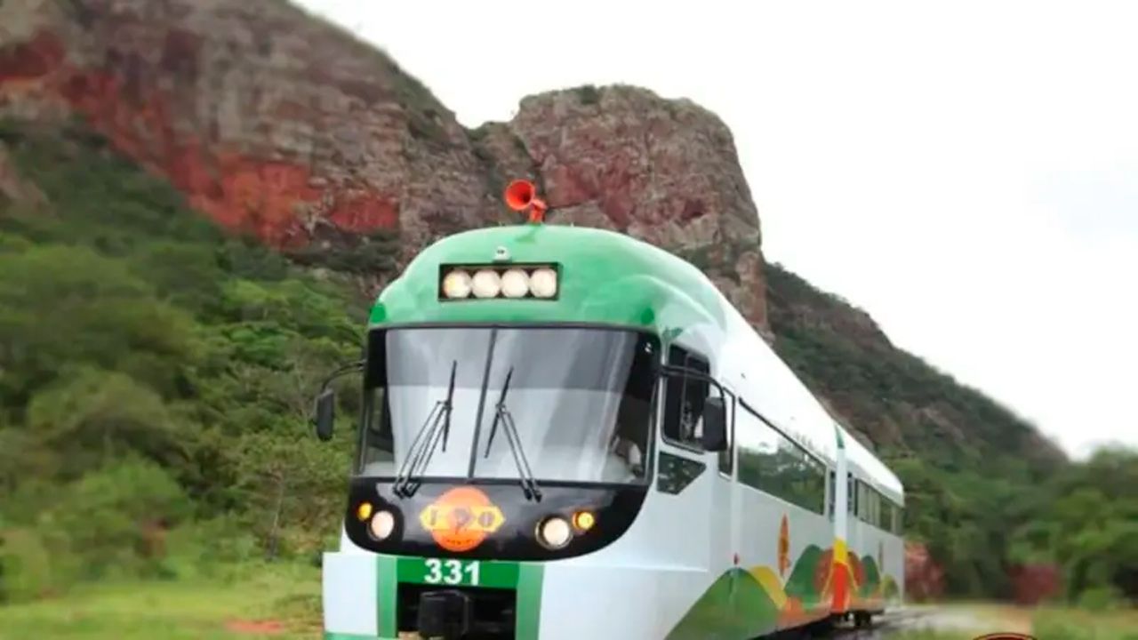 Ferrobús retoma viajes en el oriente como ensayo para reactivar trenes de pasajeros