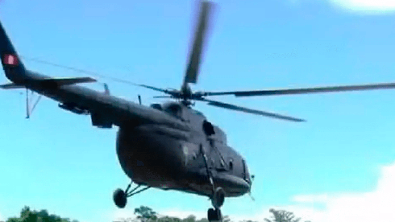 Buscan helicóptero de la Fuerza Aérea del Perú desaparecido con 15 personas a bordo