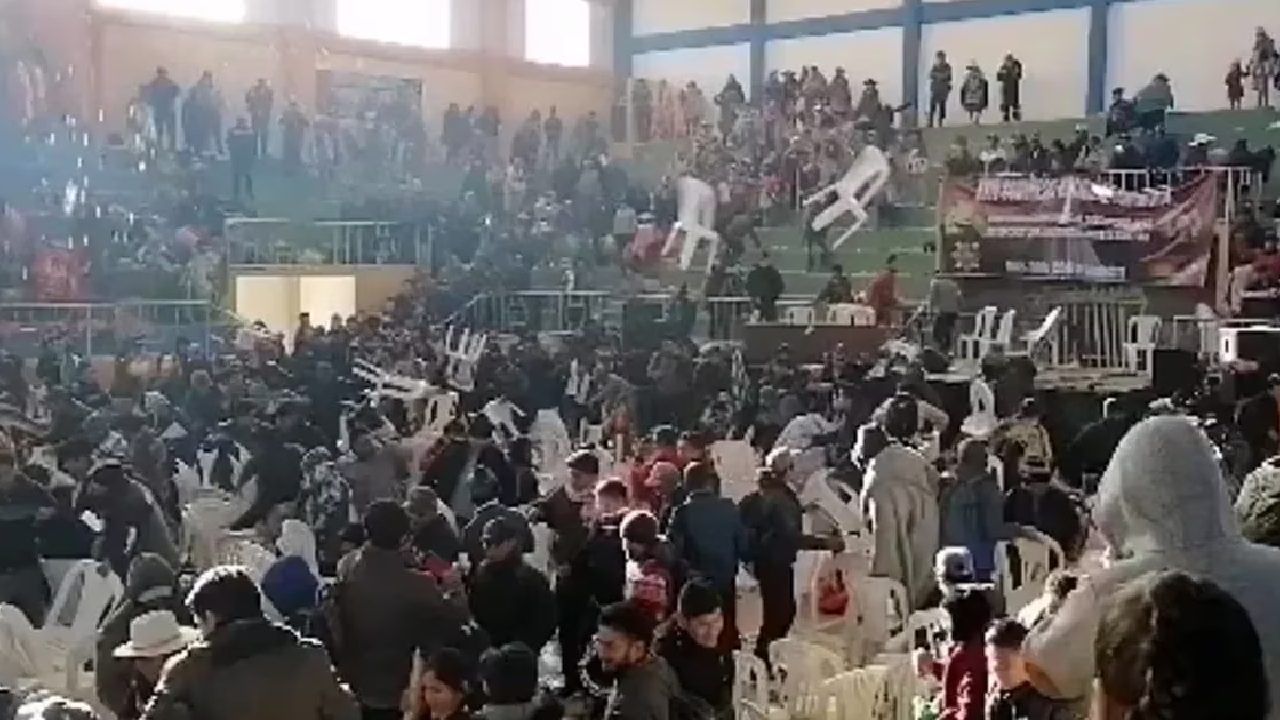 Pelea campal y silletazos entre “arcistas” y “evistas” en la Confederación Sindical de Comunidades Interculturales de Bolivia
