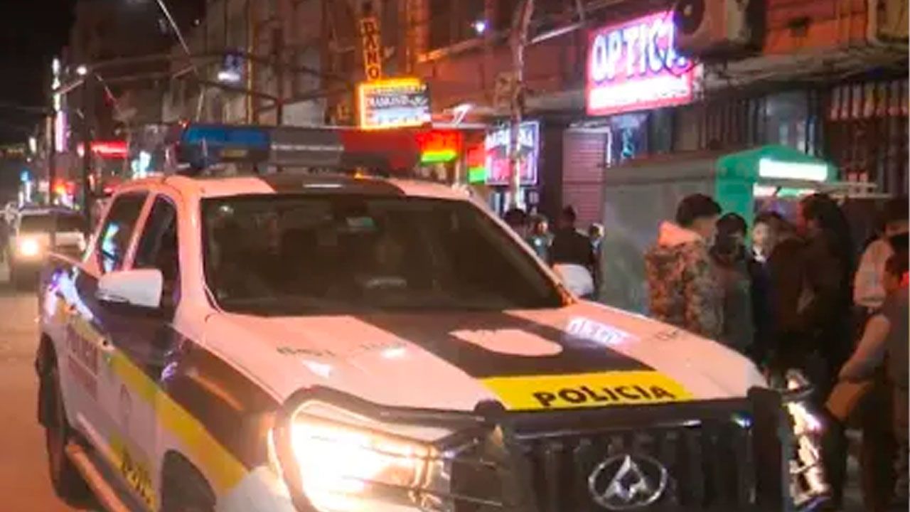 Mujer intentó robar farmacia con pistola de juguete en El Alto