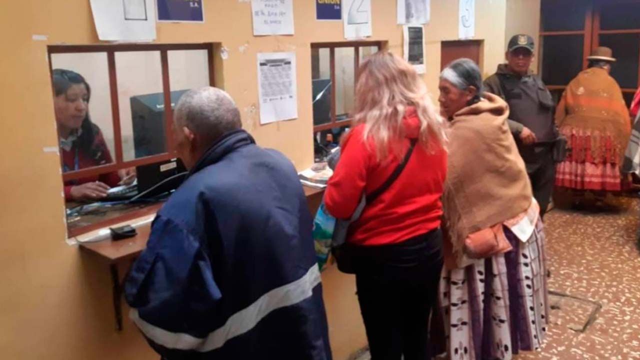 Jubilados del Senasir recibirán Bs 2.000 en abril por retroactivo del aumento.