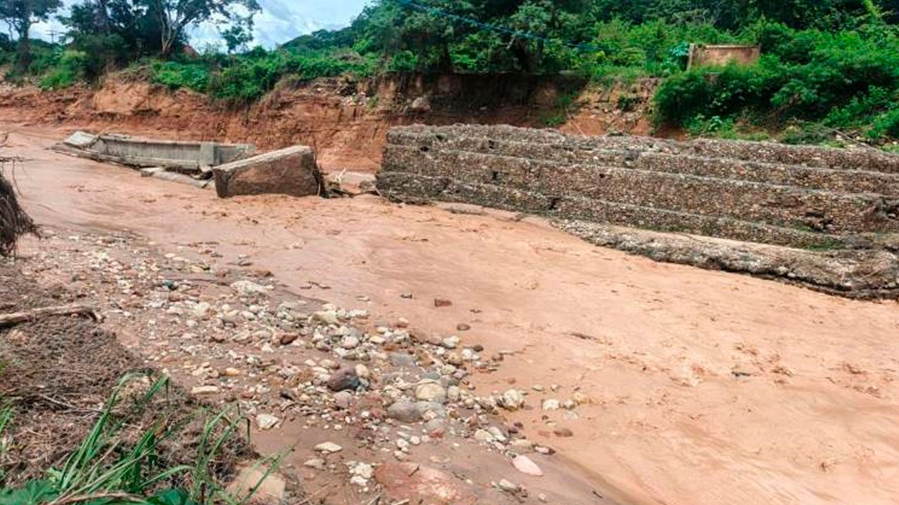 Crecida del río deja aislada a la comunidad Espejos en El Torno y afecta cultivos