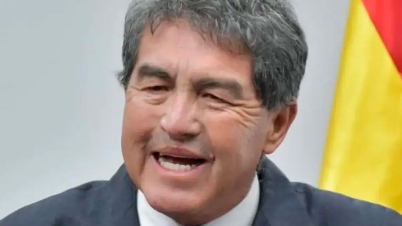 Viceministro Paredes pide “ponerse en el lugar de un presidente chileno” por barreras en la frontera