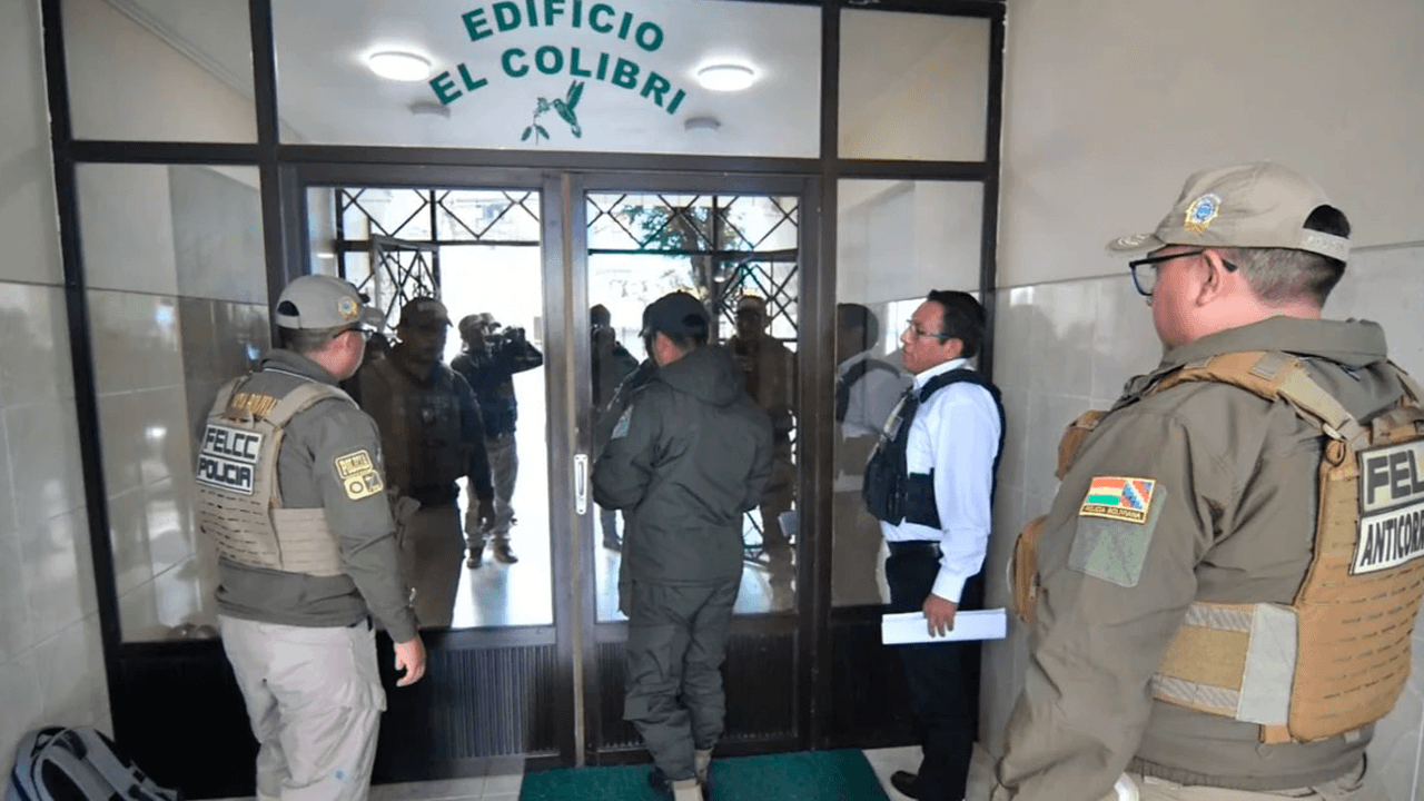 Allanan vivienda de Luis Arce en La Paz por investigación de legitimación de ganancias