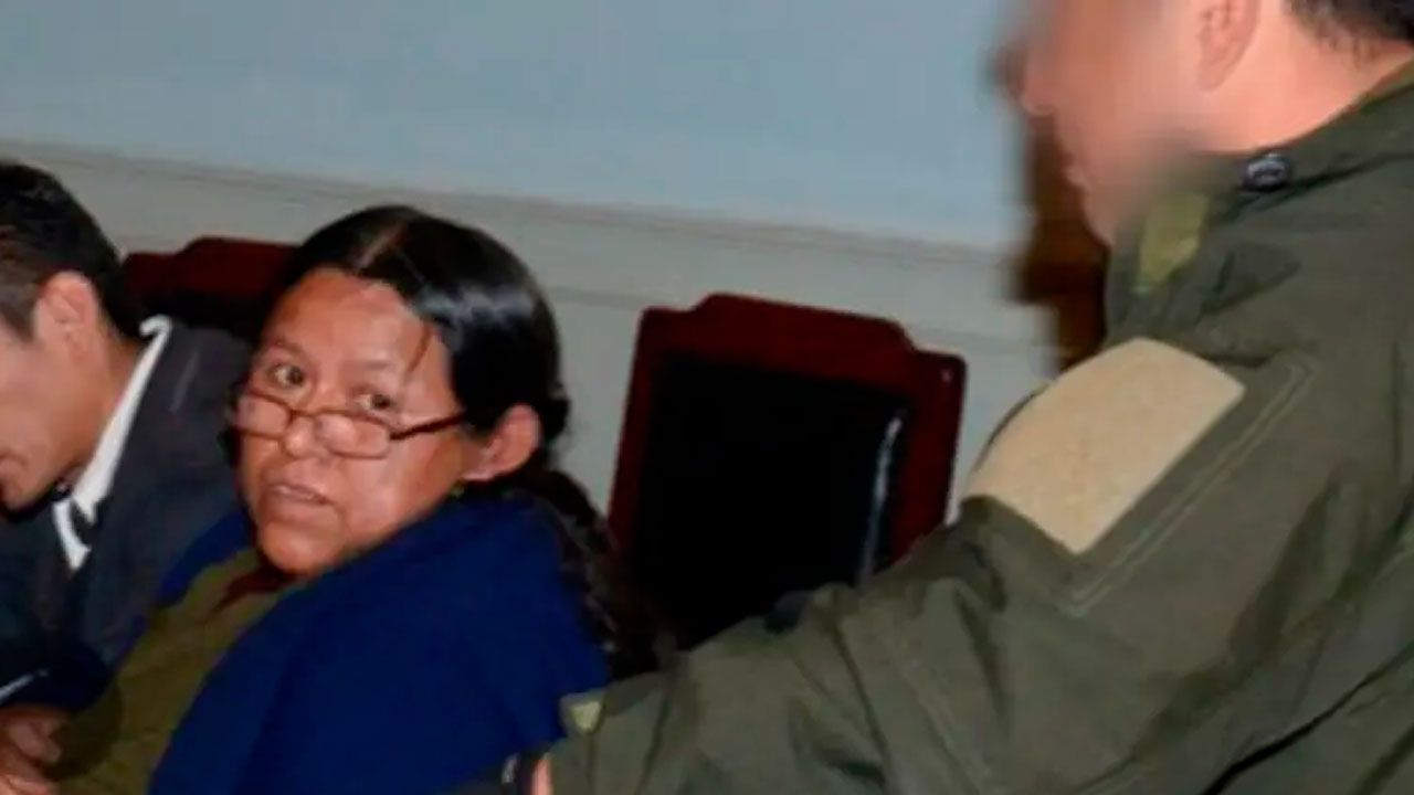 Aprehenden a Nemesia Achacollo por caso Fondioc y la trasladan a La Paz