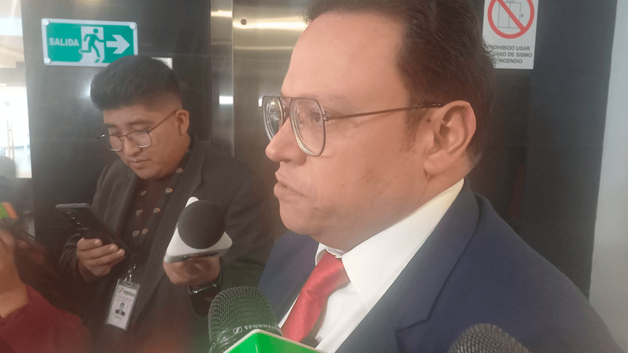 Cuestionan renuncia en YPFB y exigen proceso por combustibles