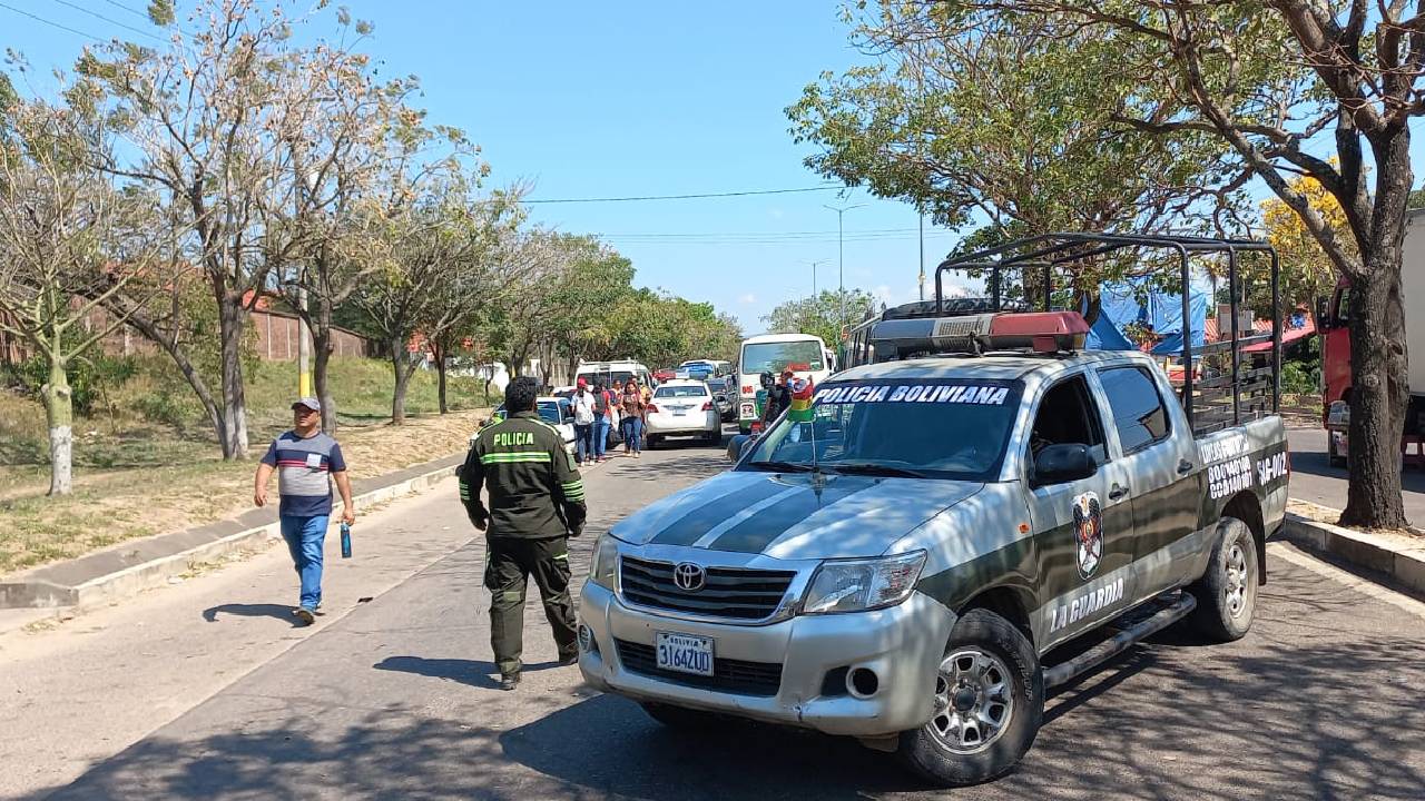Persiste el cuarto día de bloqueo en la entrada a La Guardia