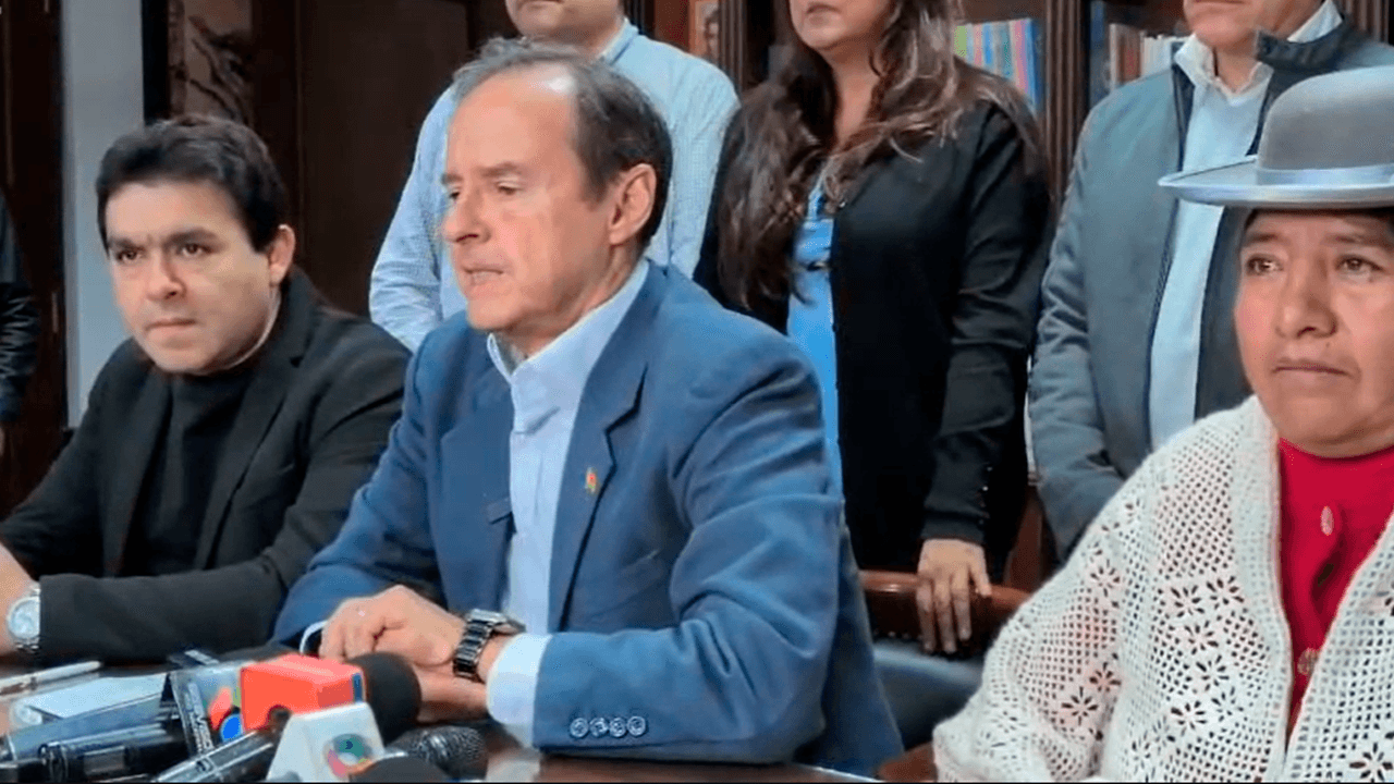 Jorge "Tuto" Quiroga y bancada de LIBRE anuncian acciones ante lo que califican como una "Urionada" legislativa