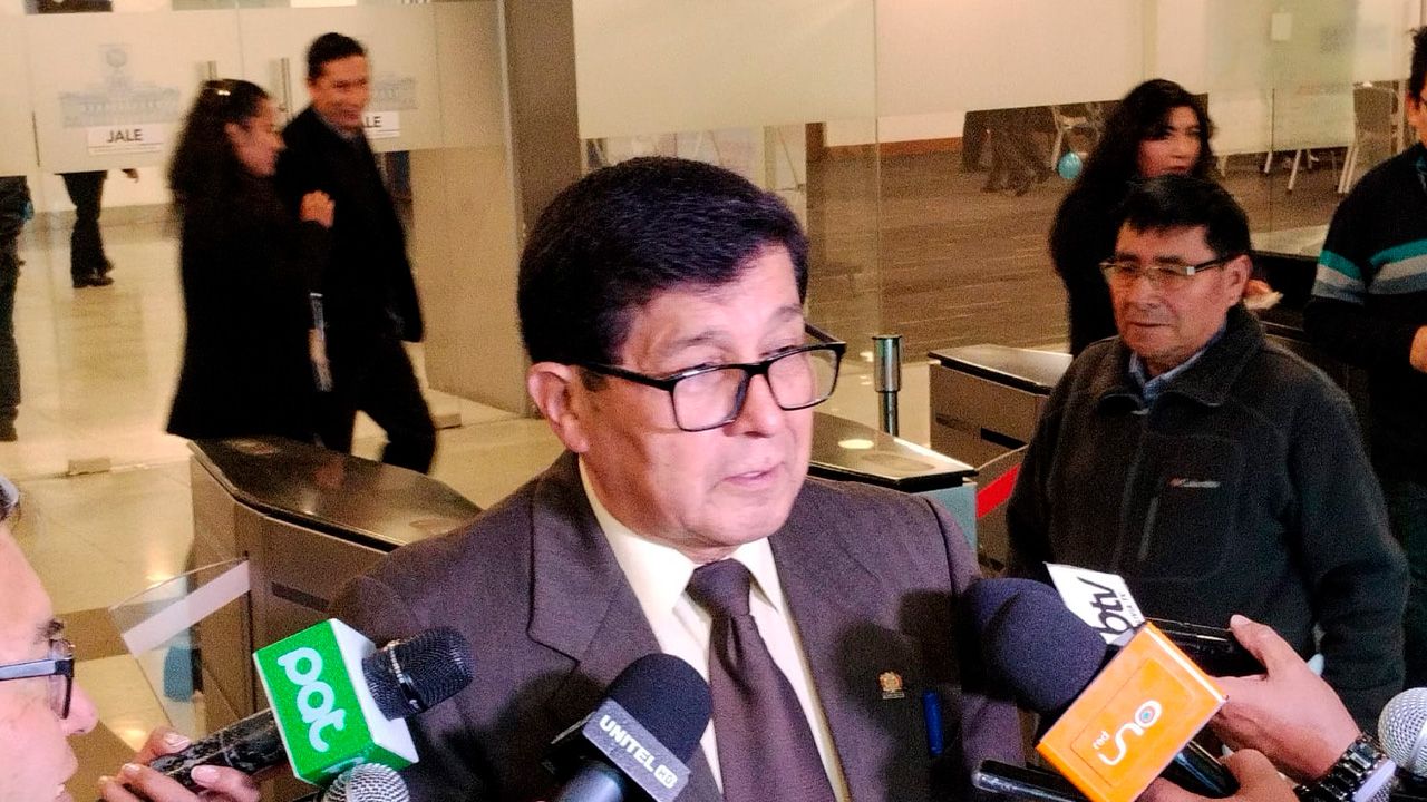 Edmand Lara convoca a sesión legislativa: Interpelación al ministro de Hidrocarburos por calidad de carburantes