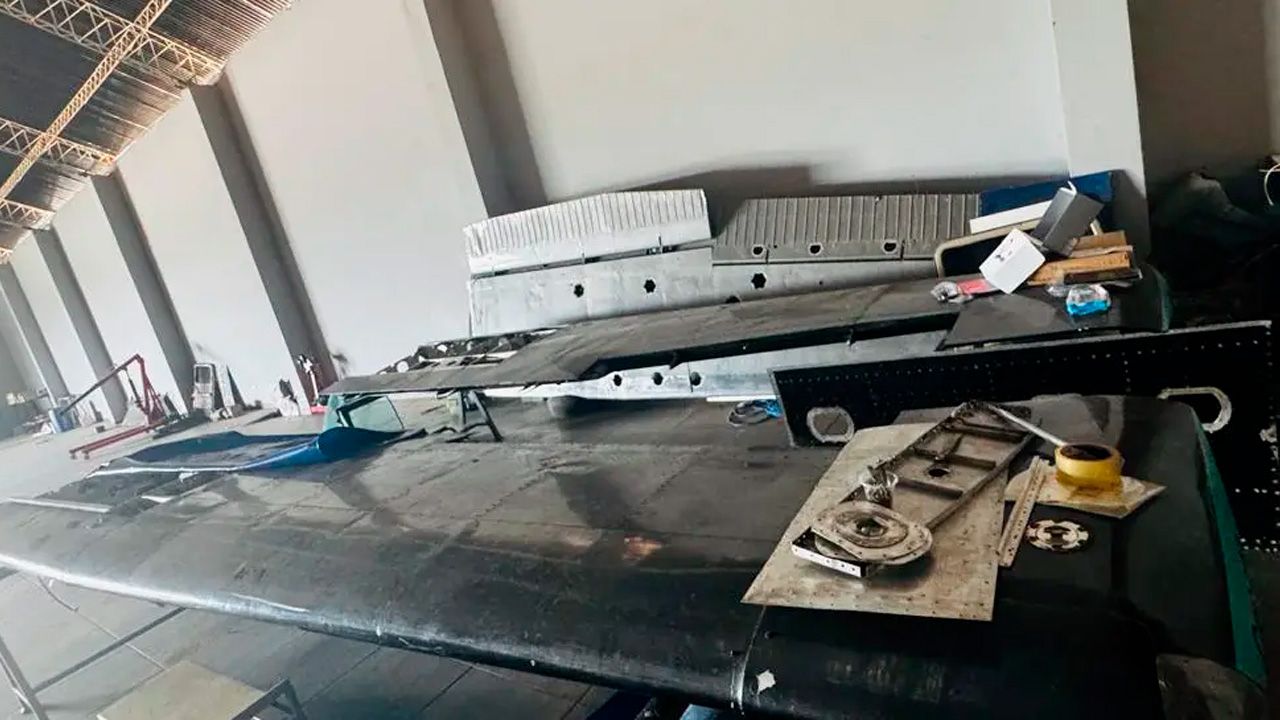 Policía halla partes de aeronaves en hangar vinculado a Sebastián Marset en Warnes
