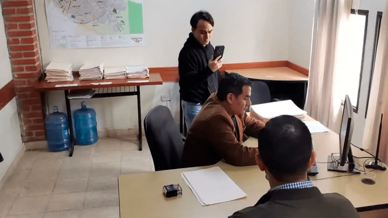 Concejales Denuncian Supuesta Entrega De Papeles Del Mercado Mutualista A Privado Y Abogado De Crapuzzi Dice Que Es Falso