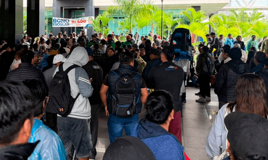 Caso mutualista: comerciantes mantienen vigilia en el ingreso de la quinta municipal