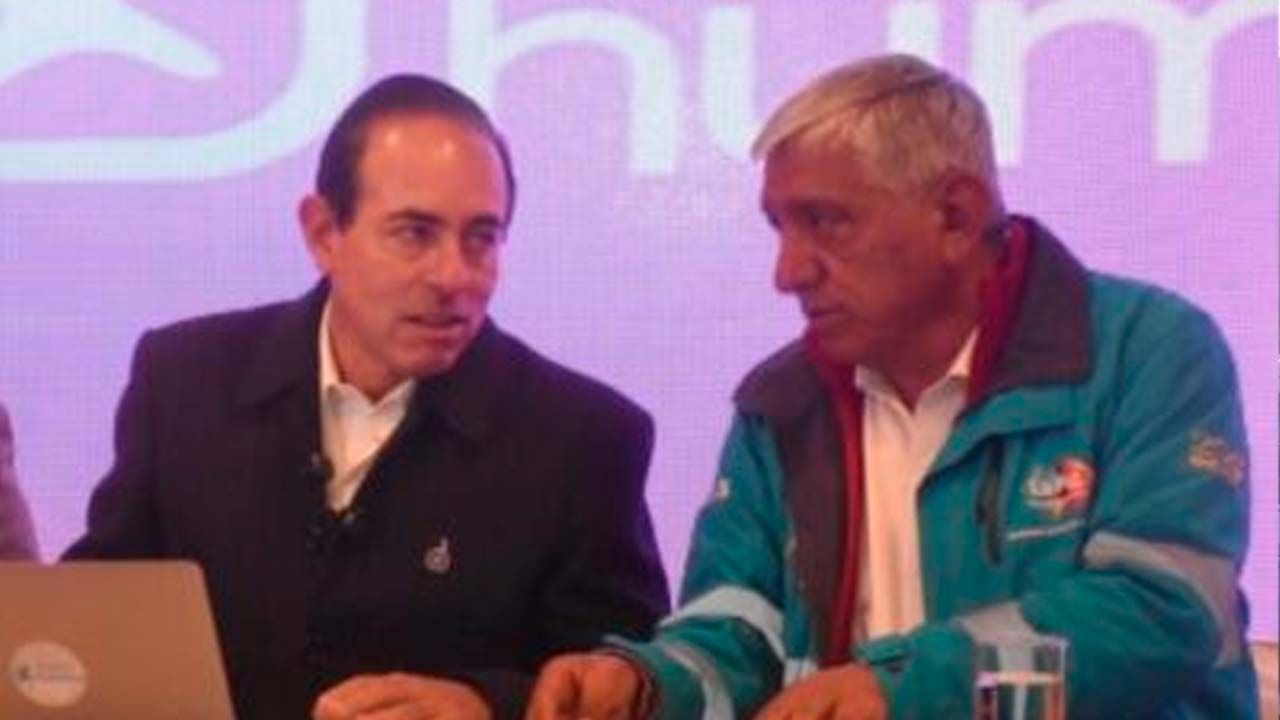 Arias manda a tomar un calmadol a Dockweiler y éste le pide que no se infarte