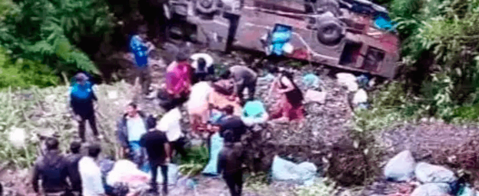 Bus se embarranca en la ruta la paz–apolo y deja fallecidos y heridos