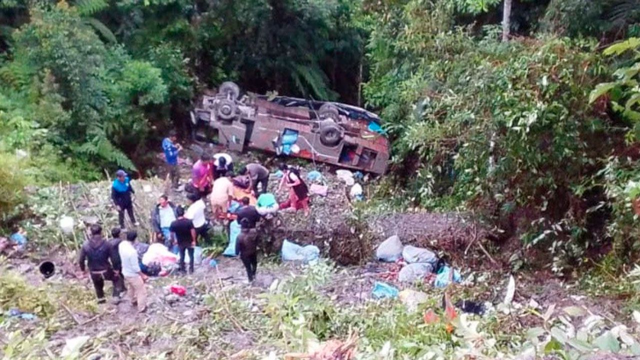 Procesan a chofer de 22 años por accidente en ruta a Apolo que dejó seis fallecidos