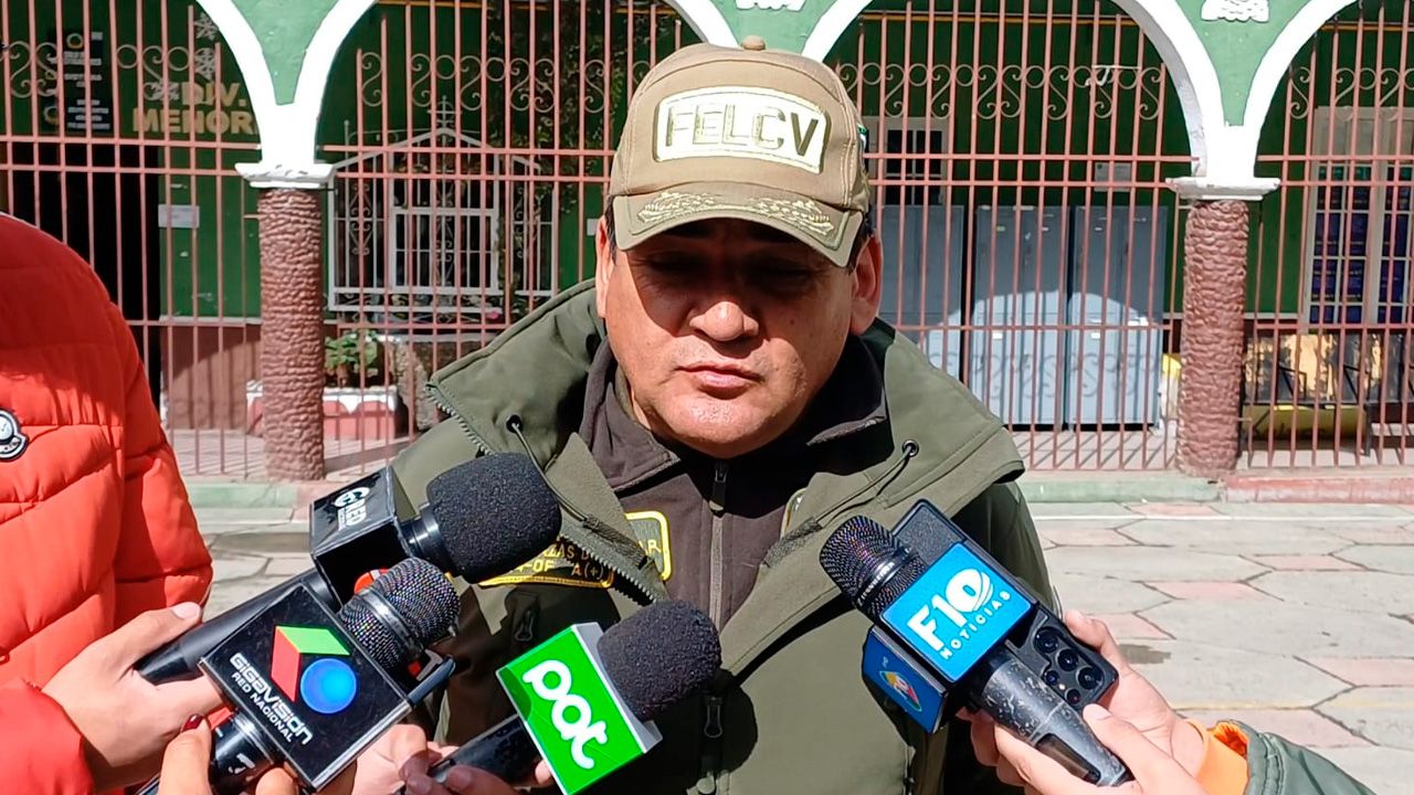 Aprehenden a dos profesores en El Alto denunciados por violación a una menor de edad