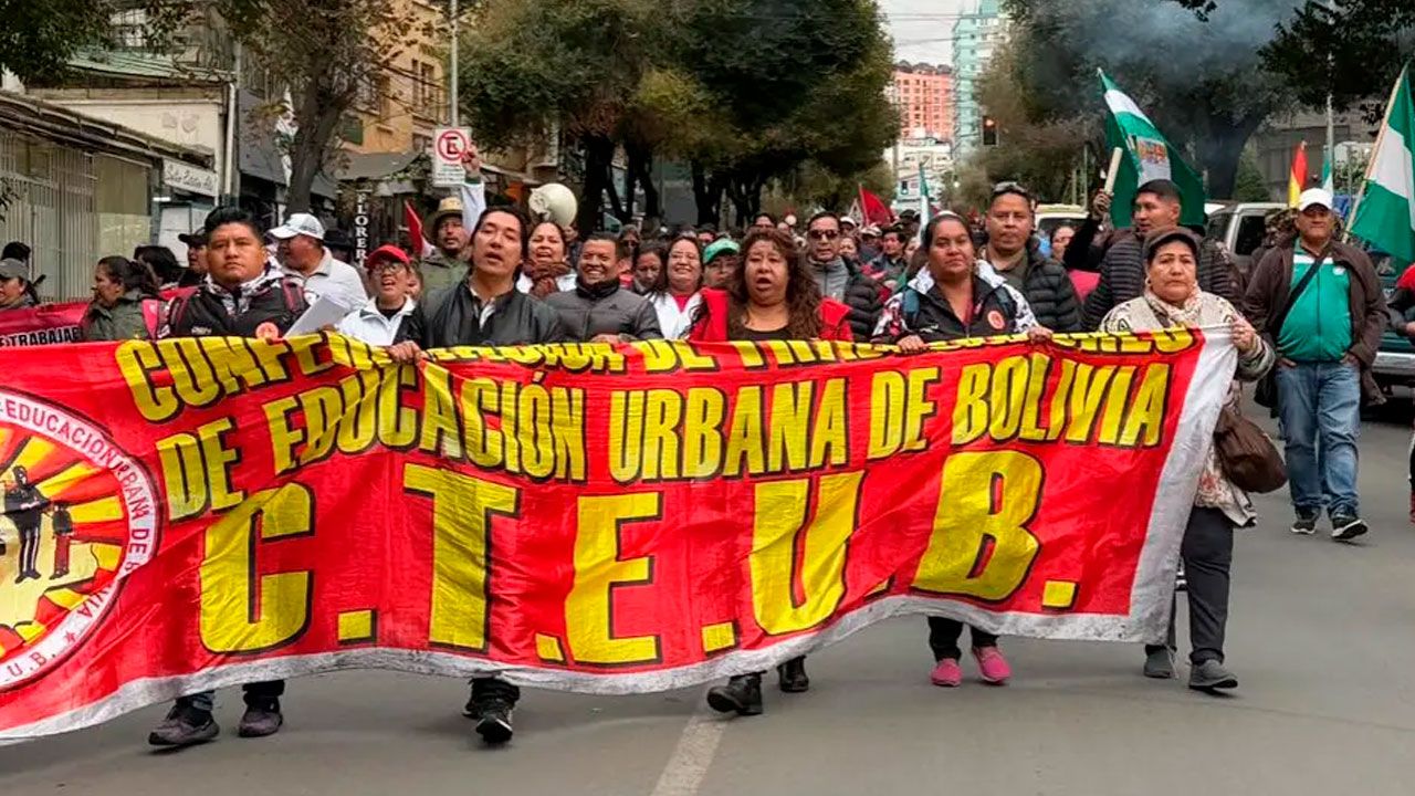 Magisterio rompe diálogo con el Gobierno y anuncia llegada masiva de maestros a La Paz 