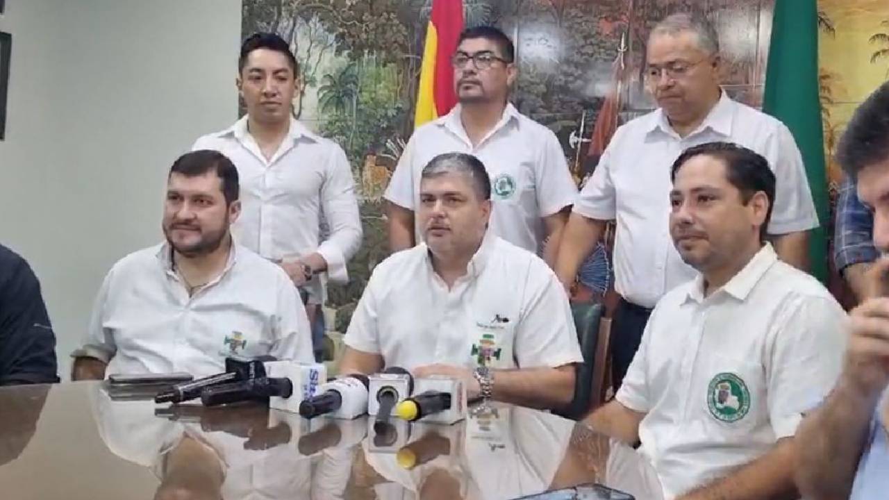  Comité Pro Santa Cruz se pronuncia sobre bloqueos y propuesta de carretera