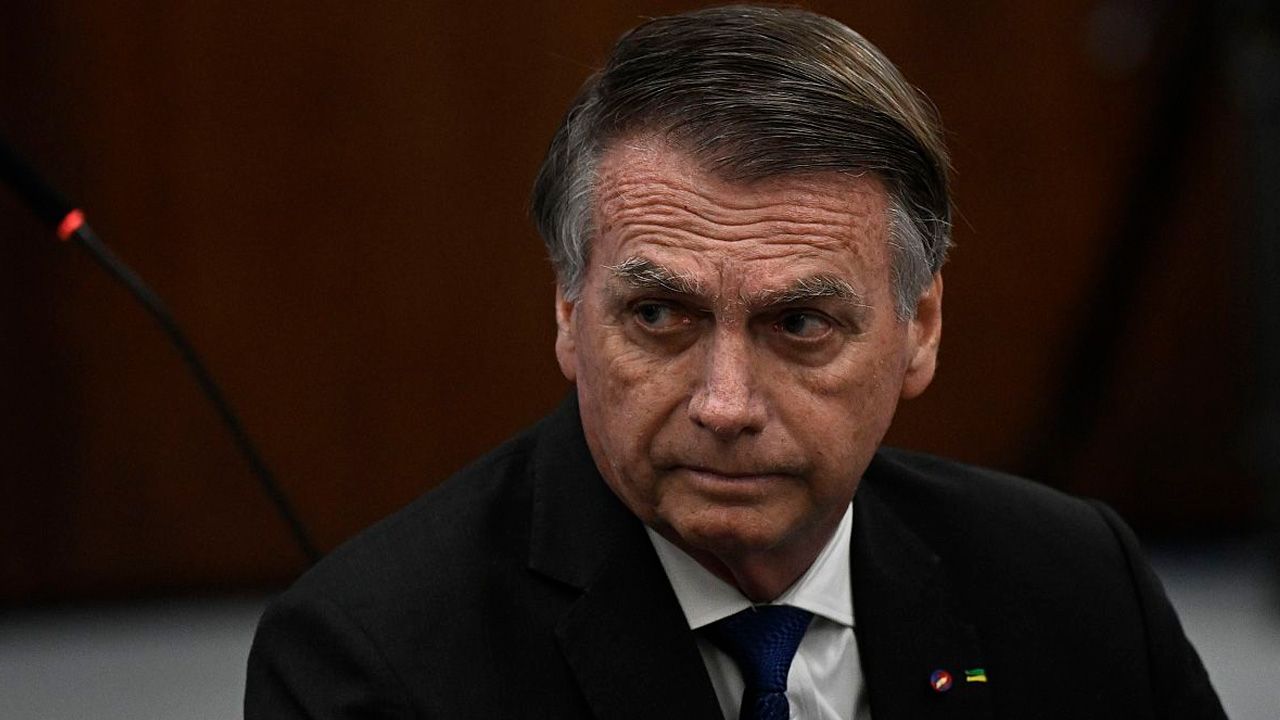 Congreso de Brasil reduce condena de Jair Bolsonaro y asesta golpe a Lula