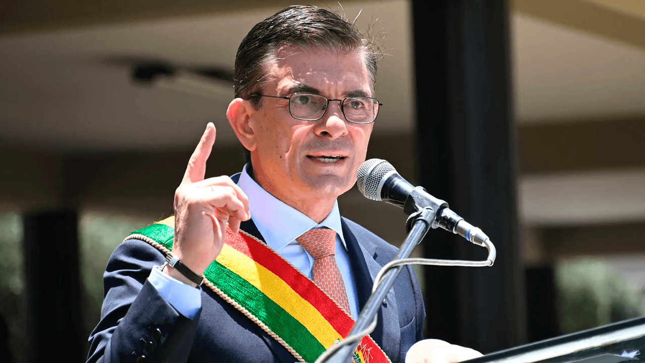 Presidente Paz desafía a la COB: “Si quieren aumentar salario, primero generen trabajo”