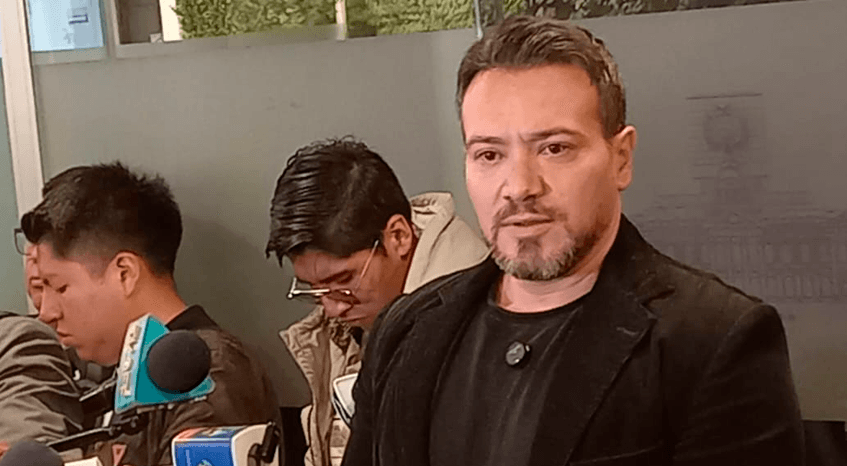 Diputado reyes cuestiona paro del transporte y señala pérdida de legitimidad de la COB