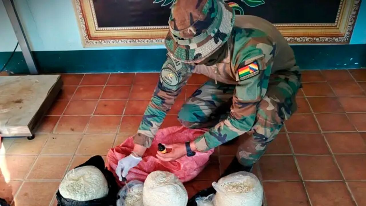Hallan droga en terreno baldío en Entre Ríos