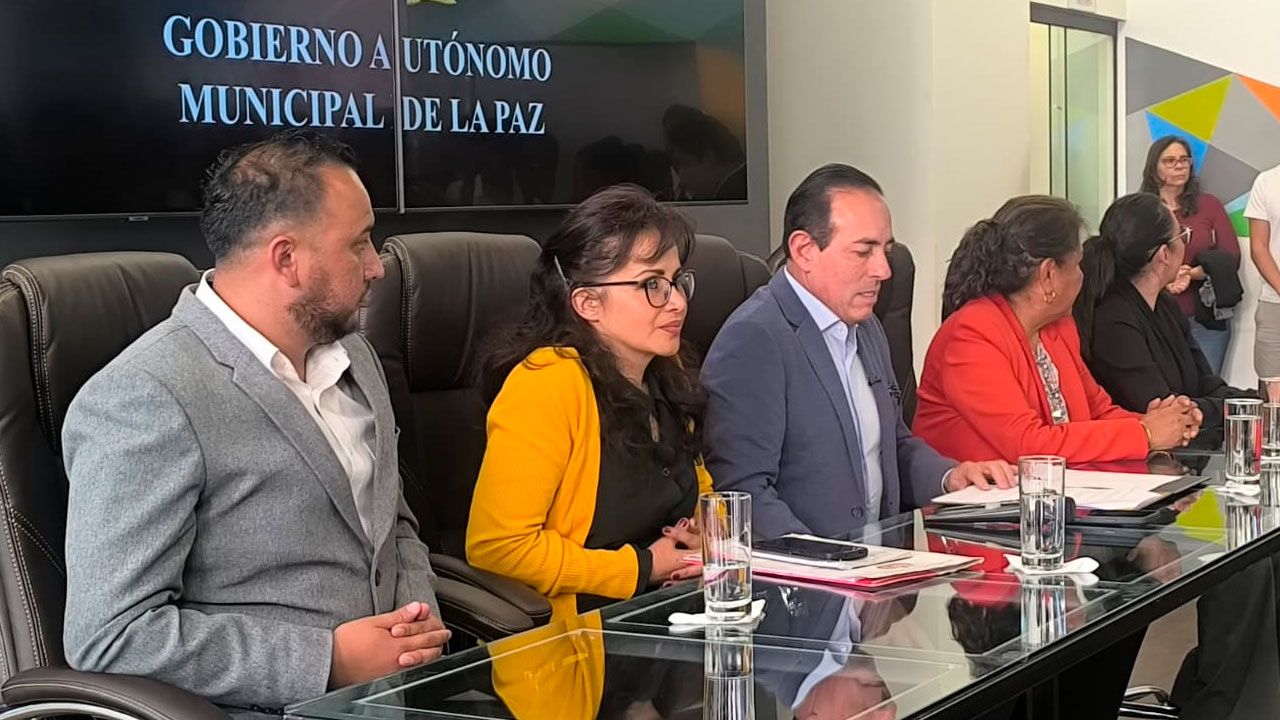 El alcalde municipal de la ciudad de la paz designó a los sub alcaldes y subalcaldesas