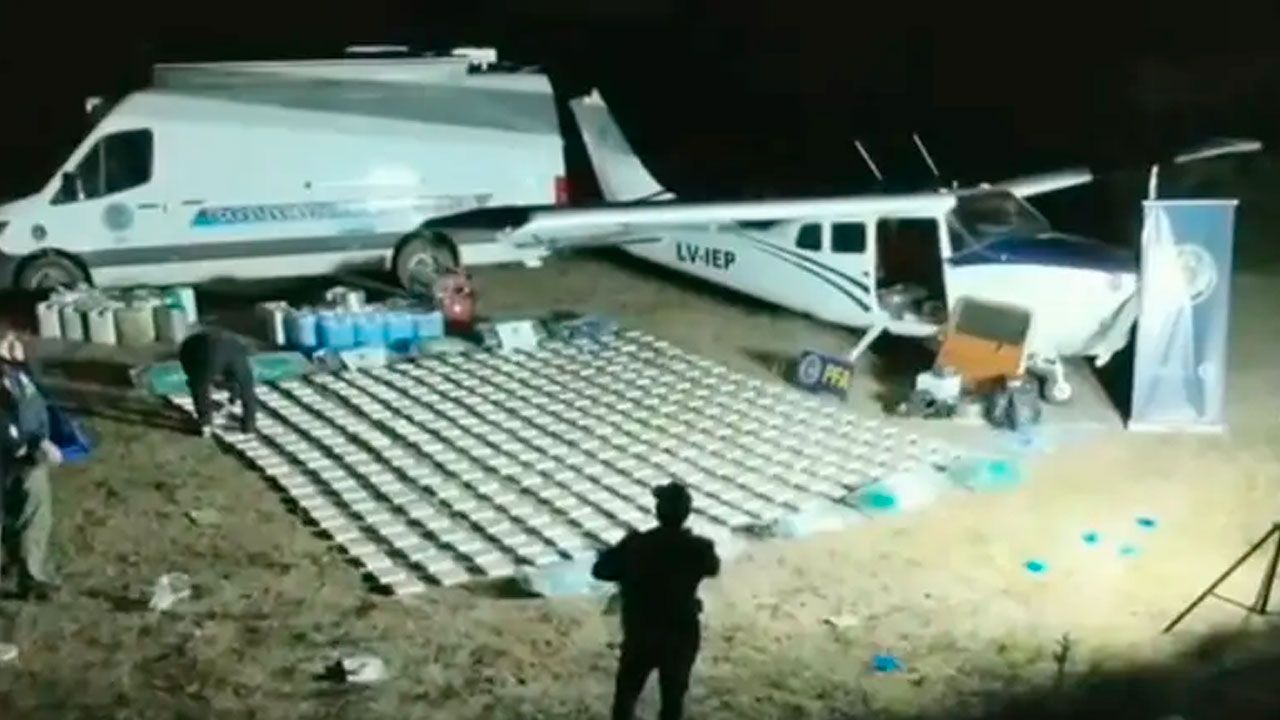 Cae avioneta con 400 kilos de  cocaína en argentina; dos pilotos  bolivianos fueron detenidos