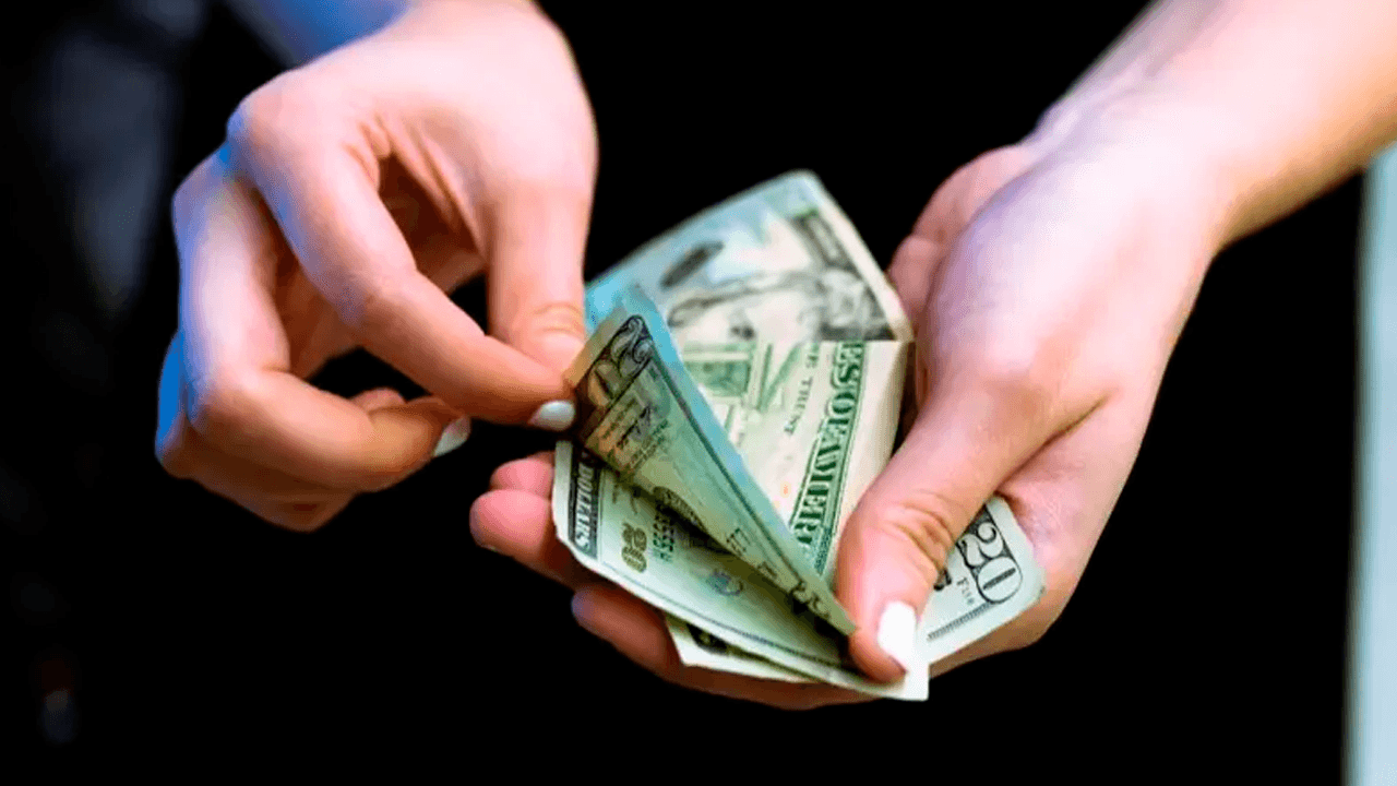 El dólar paralelo registra leves ajustes este jueves 7 de mayo en Bolivia