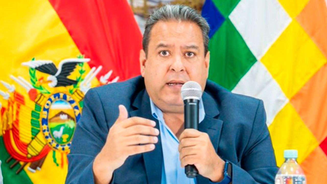 YPFB afirma que el problema de calidad de combustible fue resuelto y acelera resarcimientos