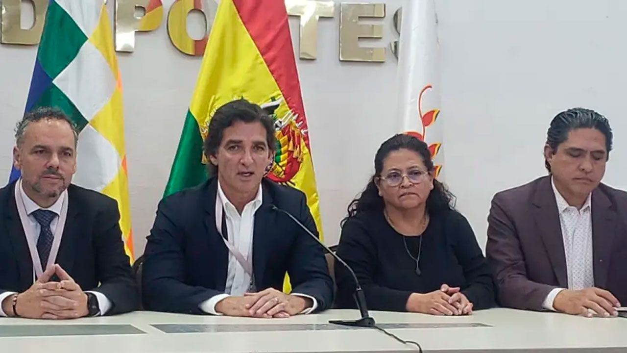Saavedra coordina con la ministra de salud proyectos de equipamiento y recursos humanos