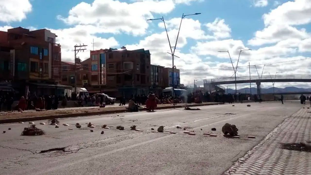 18 bloqueos se mantienen en el país y la paz continúa aislada por protestas