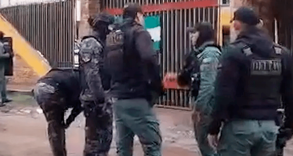 Reportan el presunto secuestro de dos policías en santa cruz y activan operativo de búsqueda