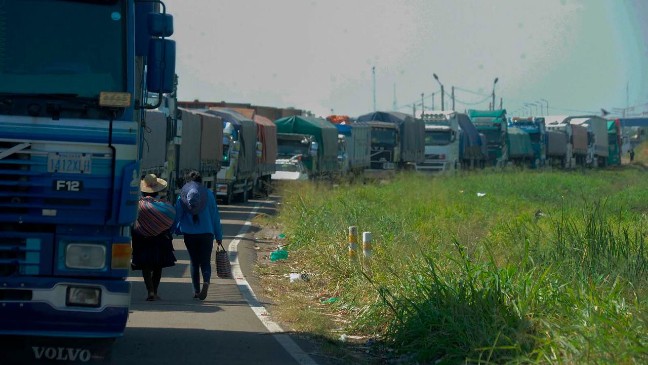 Bloqueos en Bolivia: Cámara Nacional de Comercio reporta pérdidas de $us 50 millones diarios