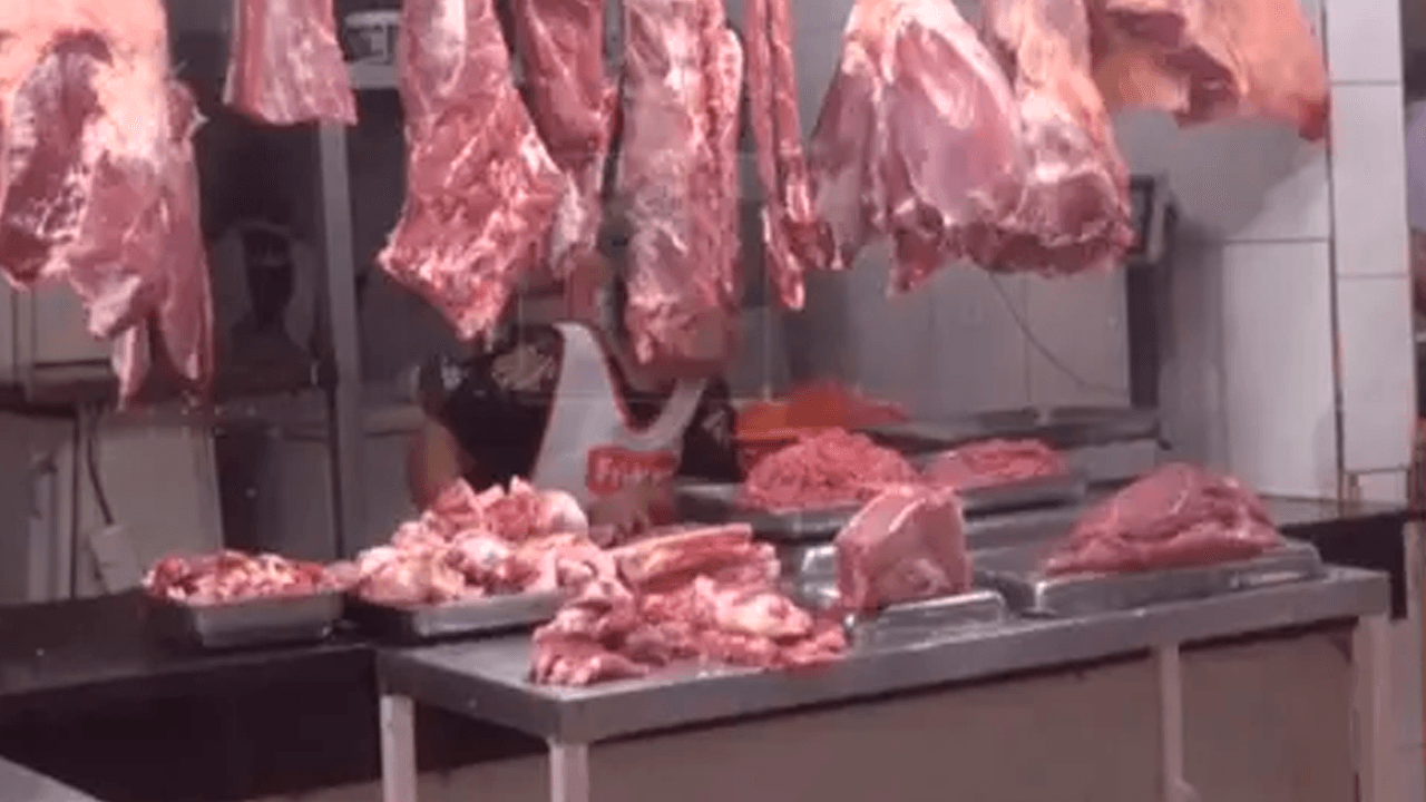 ¿Cuánto necesita para comprar carne y pollo? Estos son los precios actuales en Santa Cruz