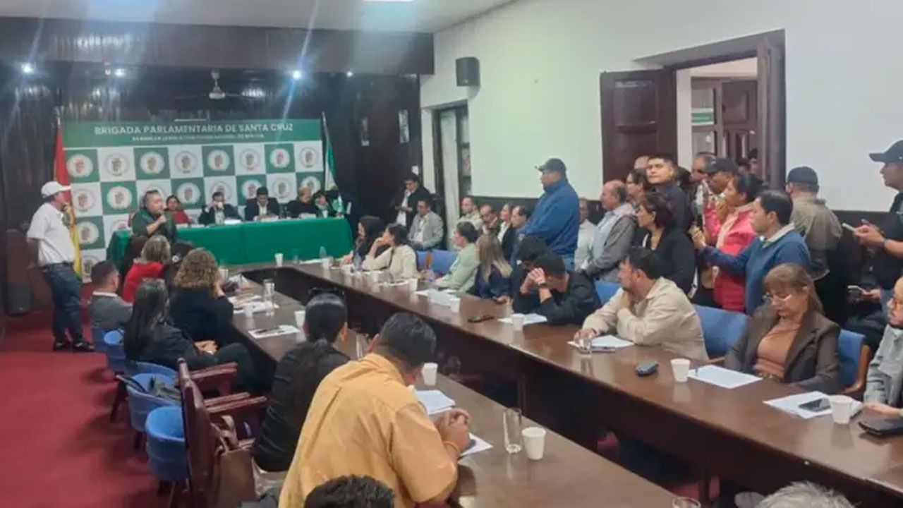 Brigada Parlamentaria de Santa Cruz se declara en emergencia por la defensa de la Ley 1720
