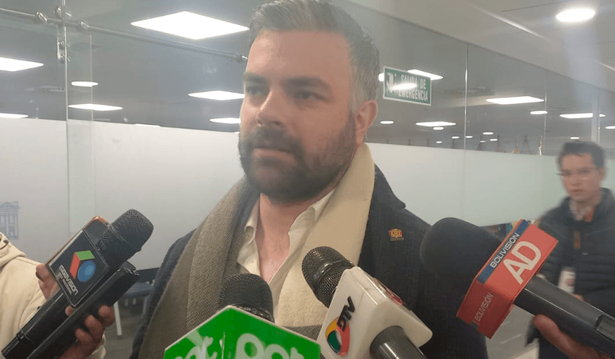 Senador Ormachea afirma que el vicepresidente debería asumir la conducción del país ante ausencia del presidente