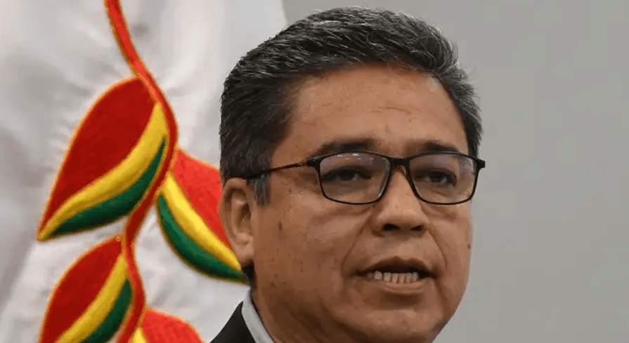 Vocero descarta renuncia de ministro lupo