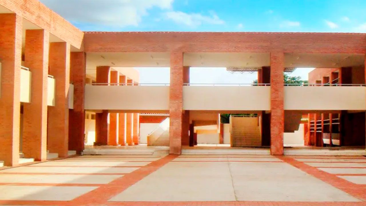 Hallan droga en poder de una estudiante en colegio de Los Lotes por segunda vez en menos de un mes